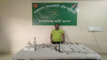 কাশিয়ানীতে যৌথ বাহিনীর হাতে নিষিদ্ধ ছাত্রলীগের সদস্য গ্রেফতার 