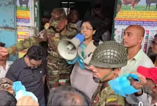 সাঁথিয়ায় পশুর হাটে অতিরিক্ত হাসিল আদায়, সেনাবাহিনী গিয়ে ফিরিয়ে দিলো টাকা