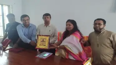 ‘আদর্শ প্রজন্ম গড়তে  শিক্ষকতাকে পেশা নয়, ব্রত হিসেবে গ্রহন করতে হবে’