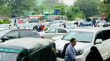 আন্দোলন ও বৃষ্টির জোড়া ধাক্কায় নগরজীবন নাজেহাল