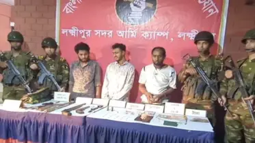 লক্ষ্মীপুরে ২টি পিস্তল ও ইয়াবাসহ ৩ জনকে গ্রেফতার করেছে সেনাবাহিনী