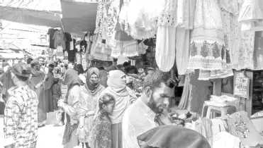 নোয়াখালীতে ঈদ বাজার জমজমাট