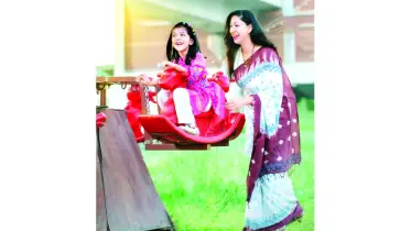 মা-মেয়ে পোশাকে মিল