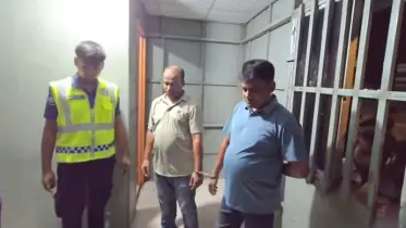 দুমকি চেক টোলপ্লাজা থেকে দুই ভুয়া ‌র‍্যাব সদস্য গ্রেপ্তার