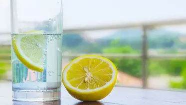 সকালে লেবুপানি খেলে মিলবে যে ৭ উপকার