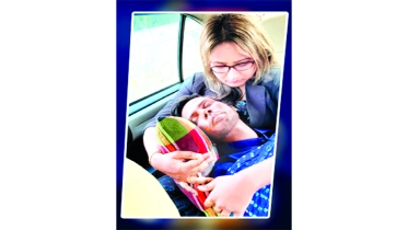 হিরো আলমকে দেখে কান্নায় ভেঙে পড়েন রিয়ামনি