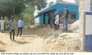 মসজিদের জমিতে জোরপূর্বক সরকারি রাস্তা নির্মাণের অভিযোগ