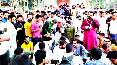 আওয়ামী লীগকে নিষিদ্ধের দাবিতে বিভিন্ন জেলায় বিক্ষোভ, সড়ক অবরোধ