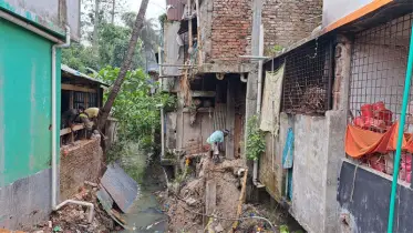 মঠবাড়িয়ায় খাল দখলমুক্ত করতে উচ্ছেদ অভিযান শুরু