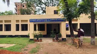পশুরহাটে ভেটেরিনারি সেবা: কাগজে আছে, বাস্তবে নেই