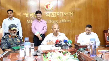 ৫ আগস্ট নিয়ে সরকার সতর্ক অবস্থানে রয়েছে: স্বরাষ্ট্র উপদেষ্টা 