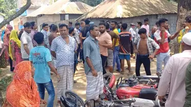 চাটমোহরে কথা কাটাকাটির জেরে সংঘর্ষে আহত ১৫, মোটরসাইকেল ও দোকান ভাঙচুর