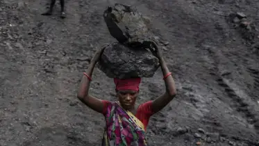 জ্বালানির চাপেই কয়লার ঘাঁটি অটুট, তবে বদলের ইঙ্গিত দিচ্ছে ভারত