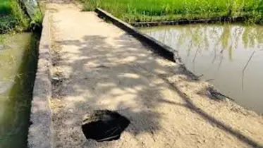 কালভার্টে গর্ত, দুর্ভোগে  মানুষ