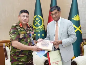 সেনাপ্রধানের সাথে কানাডার বাণিজ্য প্রতিনিধি মি. পল থোপিল এর সৌজন্য সাক্ষাৎ