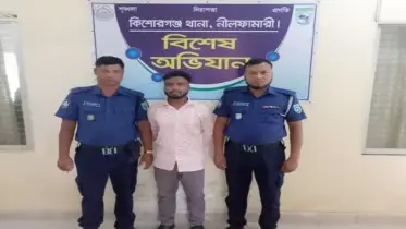 পুলিশের গাড়ীতে হামলার মামলায় সাংবাদিক গ্রেপ্তার