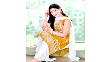 বিরতি ভাঙলেন মালাইকা