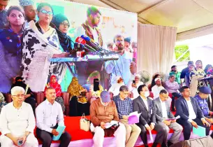 নারায়ণগঞ্জে আইন উপদেষ্টা ড. আসিফ নজরুল