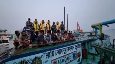 রাতের আধারে যমুনায় বালু লুট: তিনটি ড্রেজারসহ আটক ১৮