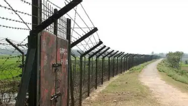 পুশইনে ব্যর্থ হয়ে ককটেল ফাটিয়ে ফিরে গেল বিএসএফ