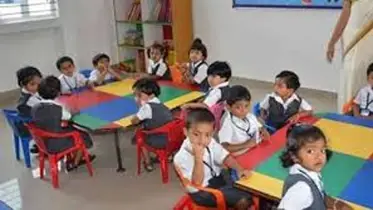 কিন্ডারগার্টেনগুলোতে শিট বাণিজ্য
