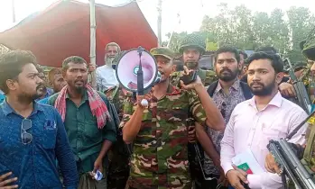 গরুর হাটে অতিরিক্ত হাসিল আদায়ে সেনাবাহিনীর আকস্মিক অভিযান! দুইজনকে মোটা অঙ্কের জরিমানা
