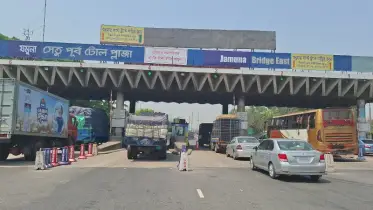 ঈদের ছুটি শেষে যমুনা সেতুর ওপর ১৫ গাড়ি বিকল, যানজটে ভোগান্তি