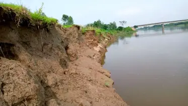 মিঠাপুকুরে যমুনেশ্বরী নদীগর্ভে বিলীন হচ্ছে ফসলি জমি,বসতভিটা! 