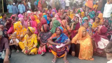 পাইকগাছায় সমবায় সমিতির কোটি টাকা আত্মসাৎ,ক্ষুব্ধ গ্রাহকদের সড়ক অবরোধ