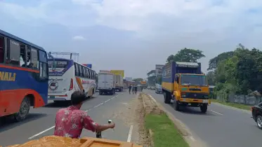 নাড়ীর টানে বাড়ি ফেরা, ঢাকা-চট্টগ্রাম মহাসড়কে বেড়েছে গাড়ির চাপ
