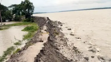 কোটি টাকা ব্যয়ে বেড়িবাঁধ মেরামতের ছয় মাসেই বিলীন