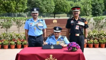 পাকিস্তানের ধাওয়া খেয়ে চাকরি হারালেন ভারতের বিমান বাহিনীর উপপ্রধান