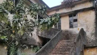 অবহেলায় নষ্ট হচ্ছে দুর্লভ গ্রন্থ ভাণ্ডার
