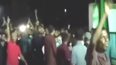 কর্মীকে ছাড়াতে থানা কম্পাউন্ডে ঢুকে বিএনপির নেতাকর্মীদের বিক্ষোভ