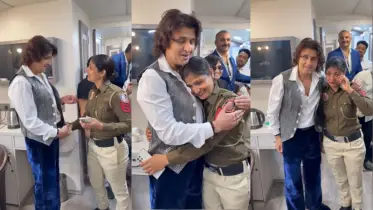 প্রিয় তারকাকে জড়িয়ে ধরলেন পুলিশ, অফিসারের চোখের জল মুছিয়ে দিলেন সোনু