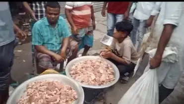দাউদকান্দিতে ‘দান’ থেকে ‘বাণিজ্য’! কোরবানির মাংস বিক্রি হচ্ছে কেজিতে ৬০০-৭০০ টাকায়!