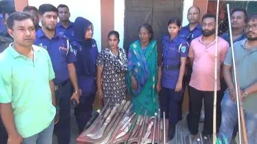মৌলভীবাজার পুলিশের অভিযানে বিপুল পরিমান দেশীয় অস্ত্র উদ্ধার
