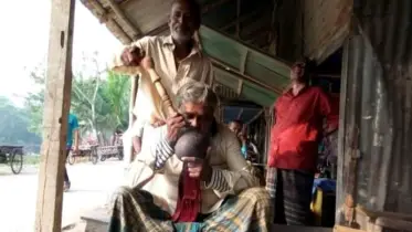 ঝিনাইগাতীতে হারিয়ে গেছে আবহমান বাংলার ‘হুক্কা’