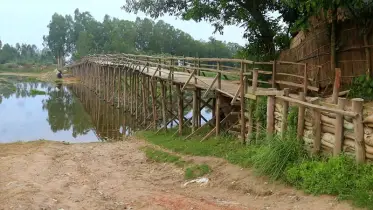 ঝুঁকিপূর্ণ অবস্থায় রাজিবপুরের খাজার ঘাটের কাঠের ব্রিজ