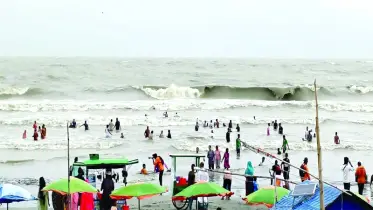 বর্ষায় নজরকাড়া কুয়াকাটা