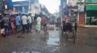 মুকসুদপুর পৌরসভা ও বাজার এলাকায় রাস্তায় জনদুর্ভোগ চরমে