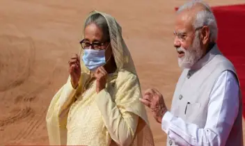 হাসিনাকে নিয়ে কেন আর মাথা ঘামাতে চাইছে না ভারত সরকার?