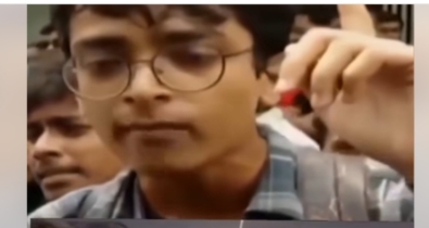 ‘লাক্সারিয়াস জীবনযাপনের জন্য আপনি আজকে চাকরি করছেন, আমাদেরকে বুলেট মারছেন’, ফিরে দেখা জুলাইয়ের ভাইরাল ভিডিও