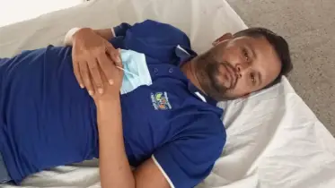 থানায় অপচিকিৎসার অভিযোগ করায় প্রেসক্লাবে ফেলে সাংবাদিককে পেটালেন সন্ত্রাসীরা