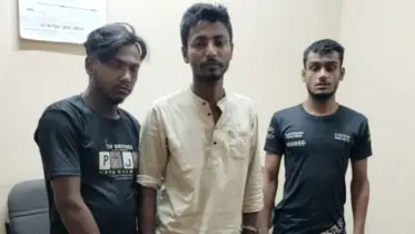বগুড়ায় অপহৃত ট্রাক চালককে উদ্ধার করতে গিয়ে দুই পুলিশ সদস্য আহত, আটক ৩