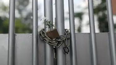 ববি’র উপাচার্যের অপসারণ চেয়ে বাসভবনে তালা