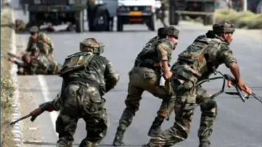 সীমান্তে পাকিস্তানি সেনাবাহিনীর হামলায় ৫০ ভারতীয় সেনা নিহত!