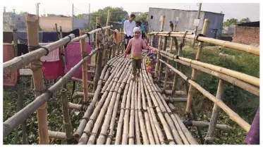 কালিন্দী ইউনিয়নের যাতায়াতের একমাত্র পথ বাঁশের সাঁকো