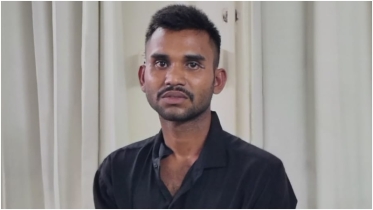ইয়াবা সেবনের অভিযোগে জাবি কর্মচারী আটক