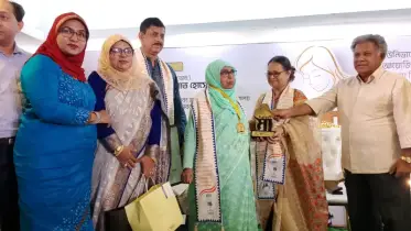 অর্থনৈতিক ক্যাটাগরিতে 